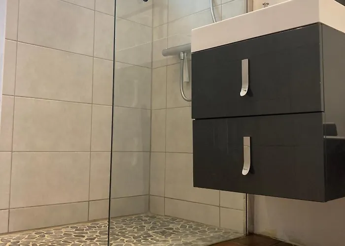 Avec Terrasse Et Parking Au Mans Apartman Le Mans